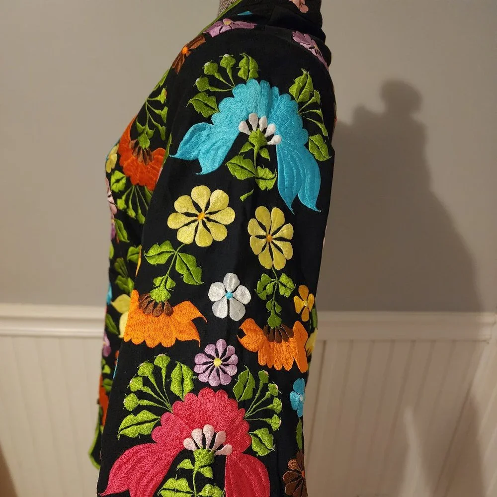 1960's-70's Leandra Crochet & Embroideries Label Tunic Top W/Colorful Embroidery - Picture 3 of 9